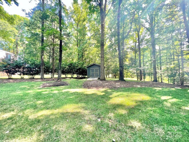 Building Photo - 911 Reverdy Ln