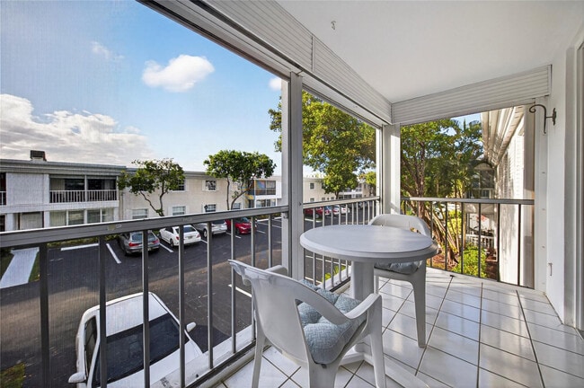 Building Photo - 6417 Bay Club Dr