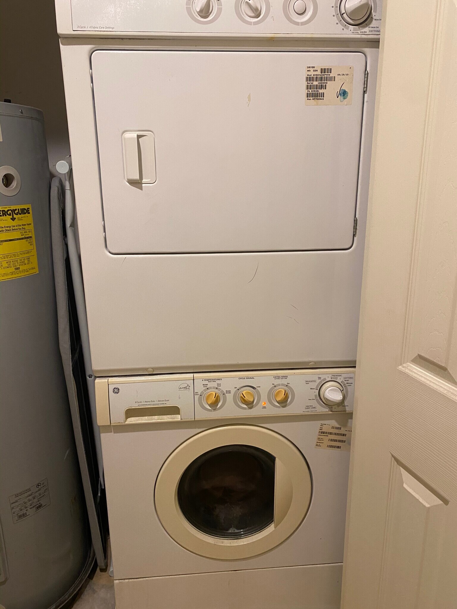 Washer & dryer in the apartment - 2892 Lincroft Ave