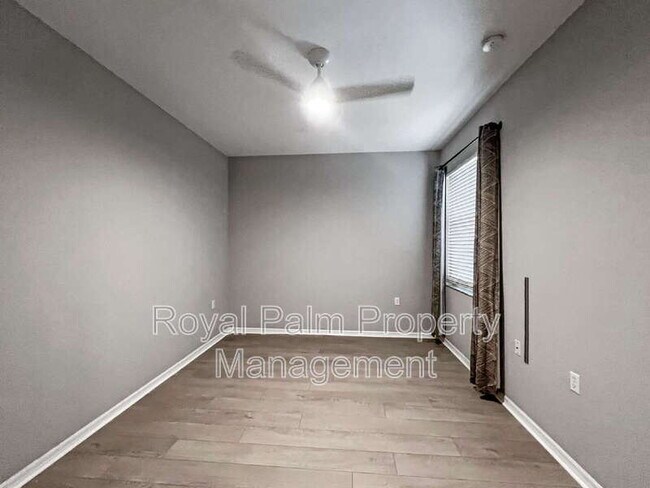 Building Photo - 8550 Kingbird Loop