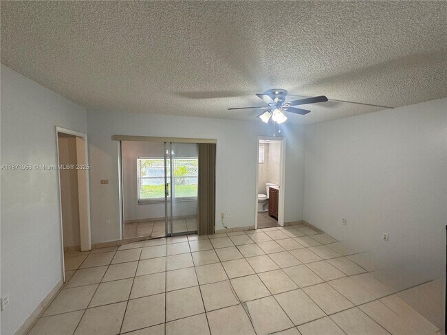 Building Photo - 100 NE 203rd Terrace