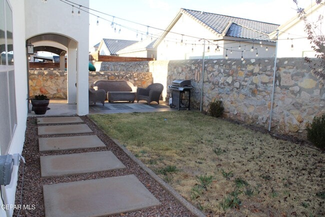 Building Photo - 754 Flexford St