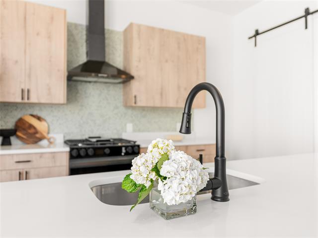 Building Photo - 2015 N Prairie Ave