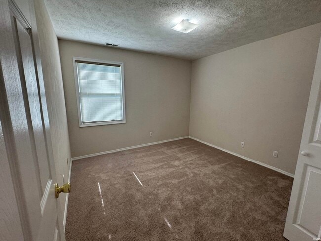 Building Photo - 7131 Greenlake Dr