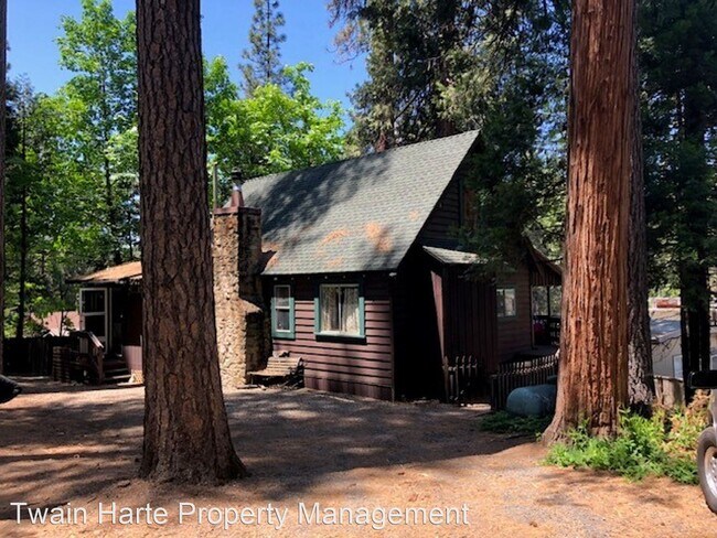 Building Photo - 3 br, 1 bath House - 22916 Black Hawk Dr