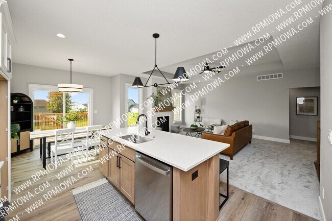 Building Photo - 326 29th St SW