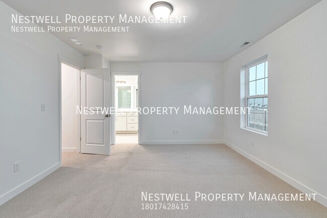 Building Photo - Stunning 3-bed Townhome in Daybreak