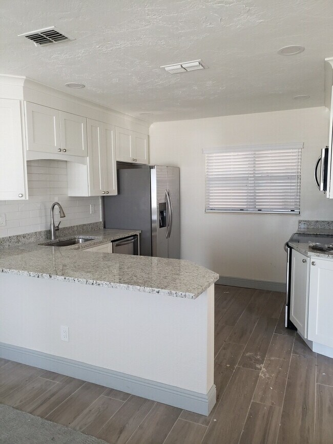 Kitchen - 1528 77th Ave N