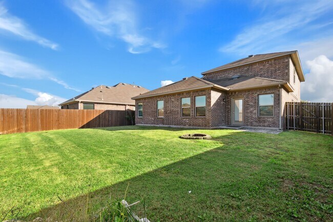 Building Photo - 2321 Mount Olive Ln