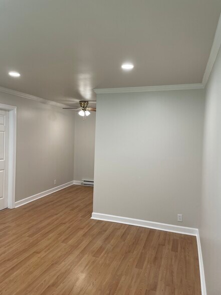 Building Photo - 2601 Hillsboro Pike