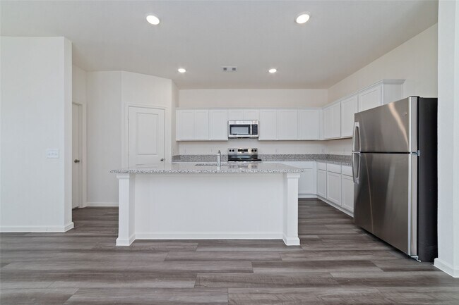 Building Photo - 31030 Gayle Prairie Oaks St
