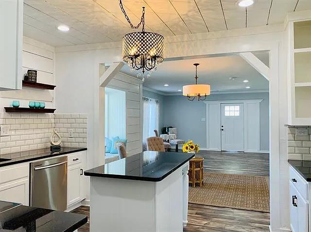 Building Photo - 602 S Chestnut St