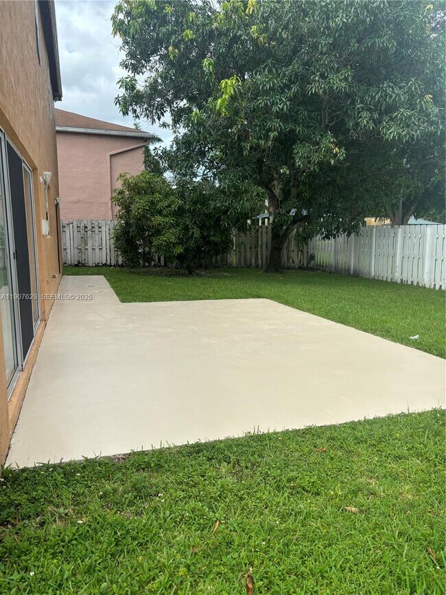 Building Photo - 2661 Huron Way