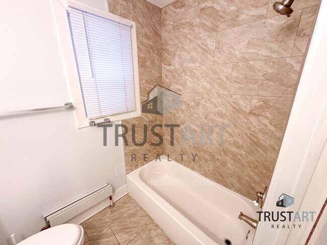 Building Photo - 4722 Longshore Ave