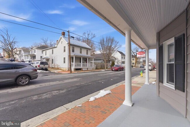 Building Photo - 520 S Kent St