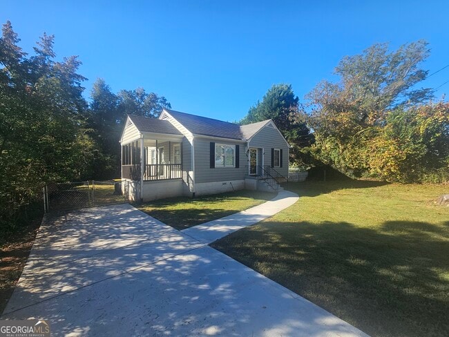 Building Photo - 68 Fourth St Ext