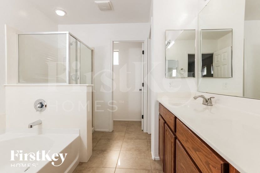 Building Photo - 30467 N Gunderson Dr