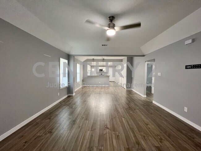 Building Photo - Charming Like New 3/2/1 in Fort Worth For ...