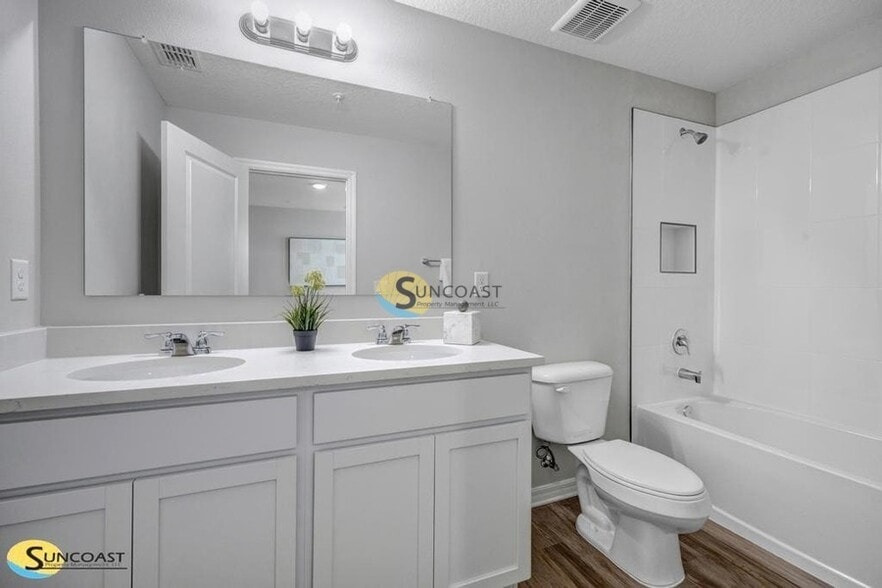 Building Photo - 3821 SW 43rd Ct