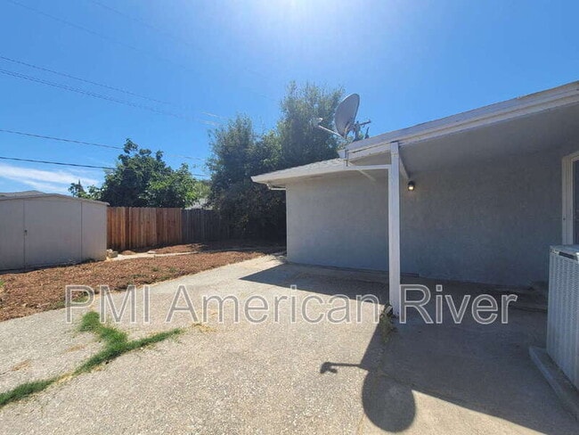 Building Photo - 7034 Cromwell Way