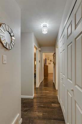 Building Photo - 720 Chisholm Trail
