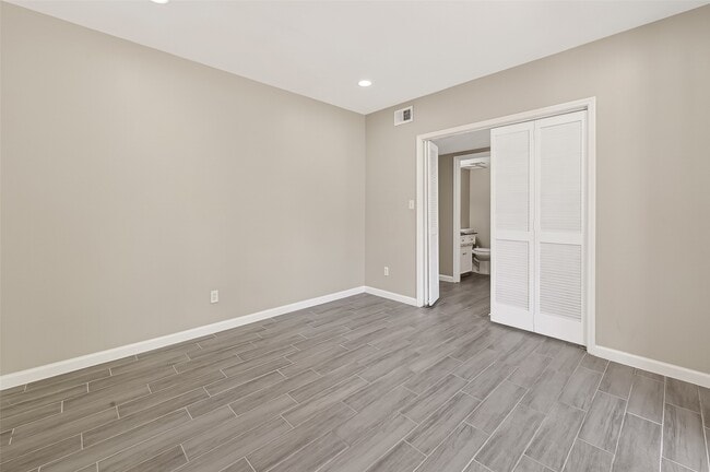 Building Photo - 10738 Briar Forest Dr