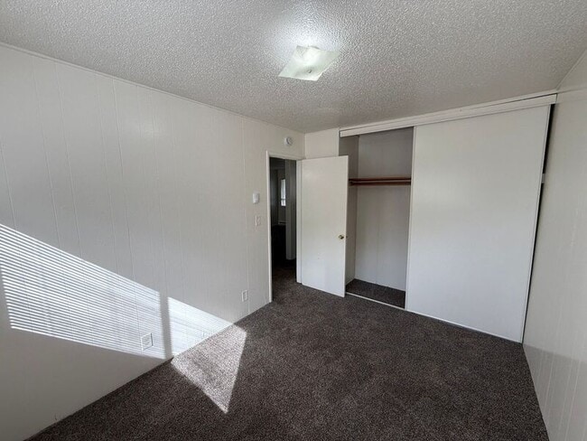 Building Photo - 550 SW Levens St