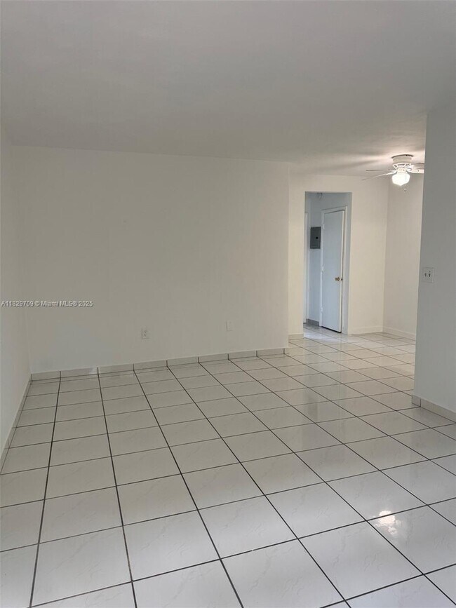 Building Photo - 8040 Tatum Waterway Dr
