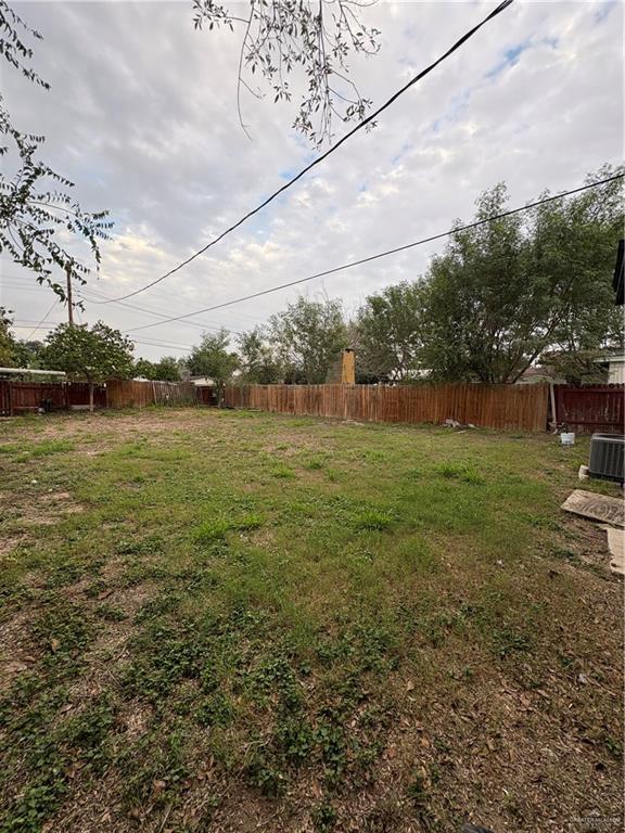 Building Photo - 15 Quince Ave