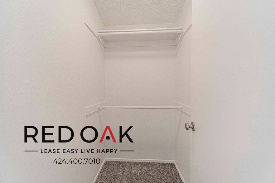 Building Photo - 8309 Cedros Ave