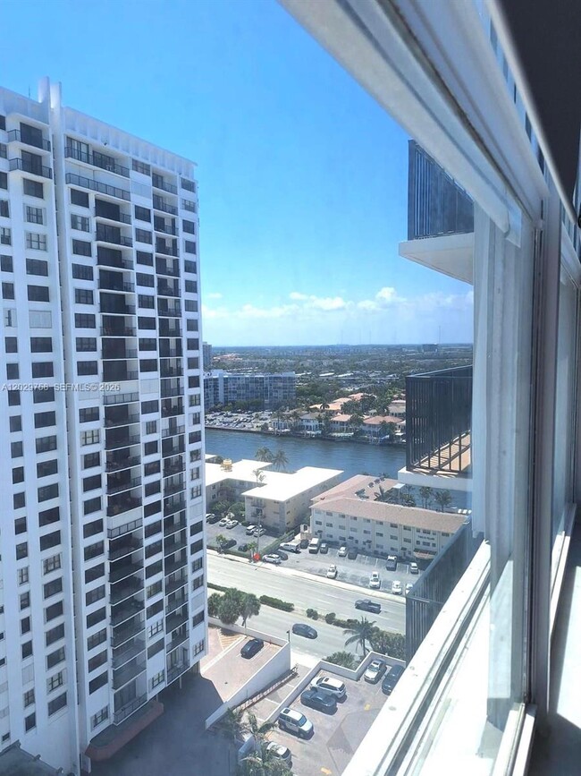 Building Photo - 2201 S Ocean Dr