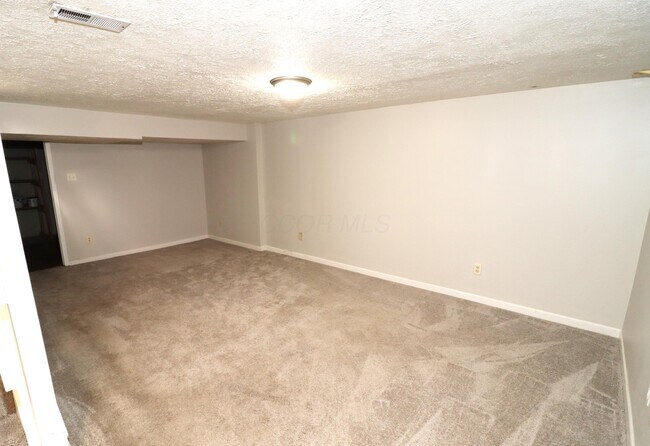 Building Photo - 8176 Rochester Way