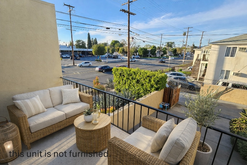 Building Photo - 7240 Woodman Ave