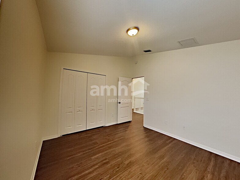 Building Photo - 9848 Edmonton Dr