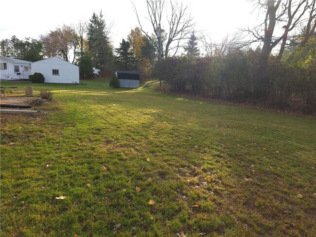 Building Photo - 379 Hollybrook Rd