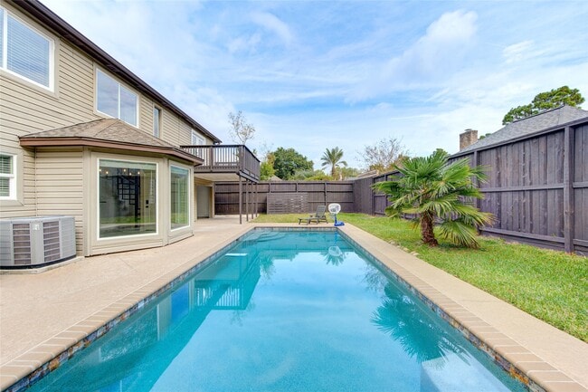 Building Photo - 1535 Hannington Dr