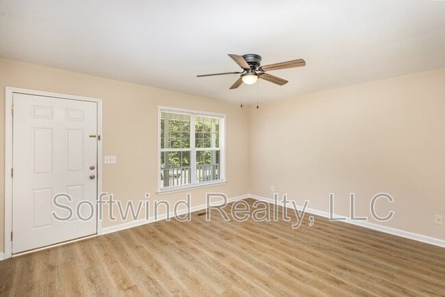 Building Photo - 1205 Summer St