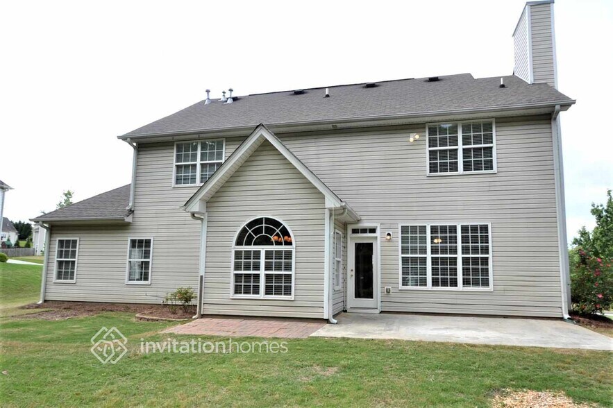 Building Photo - 1038 Fountain Lakes Ct