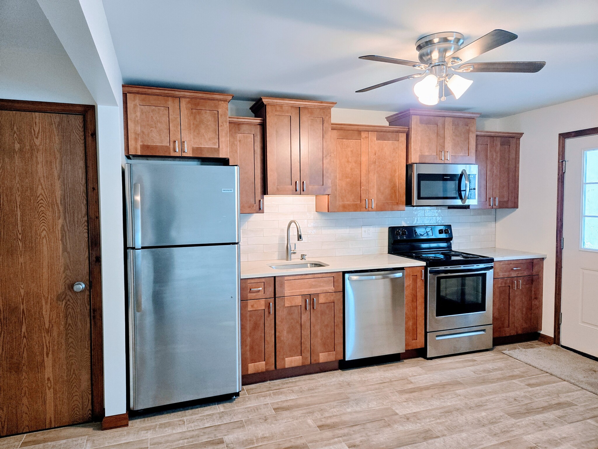 Kitchen - 602 Forest Ln