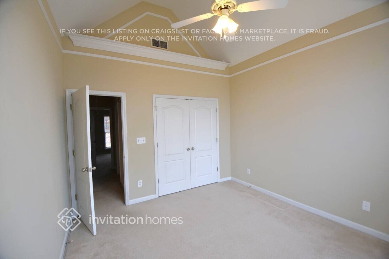 Building Photo - 55 Blue Grass Ct