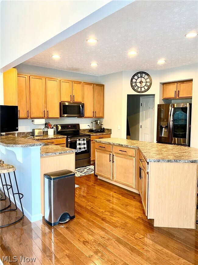 Building Photo - 5001 Hidden Hollow Ct