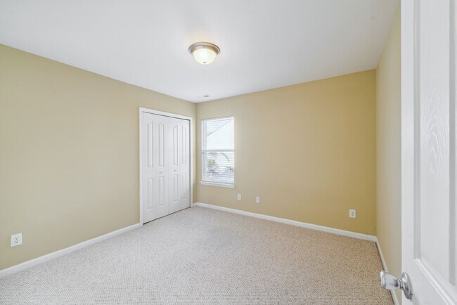 Building Photo - 9520 Mintworth Ave