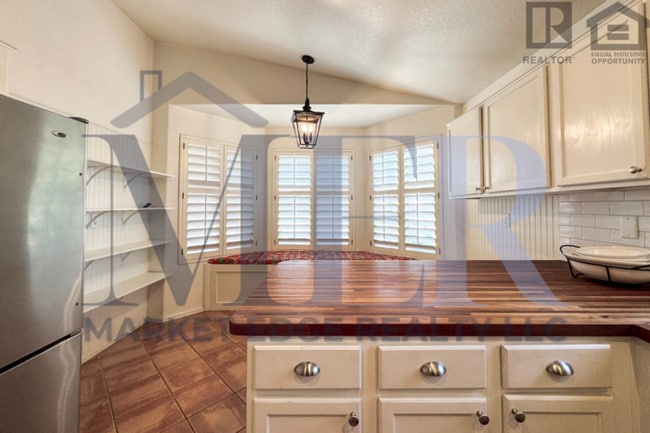 Building Photo - 3Bed/2Bath House at Arrowhead Lakes! $199 MOVE-IN SPECIAL! Ready for Immediate Move-In!