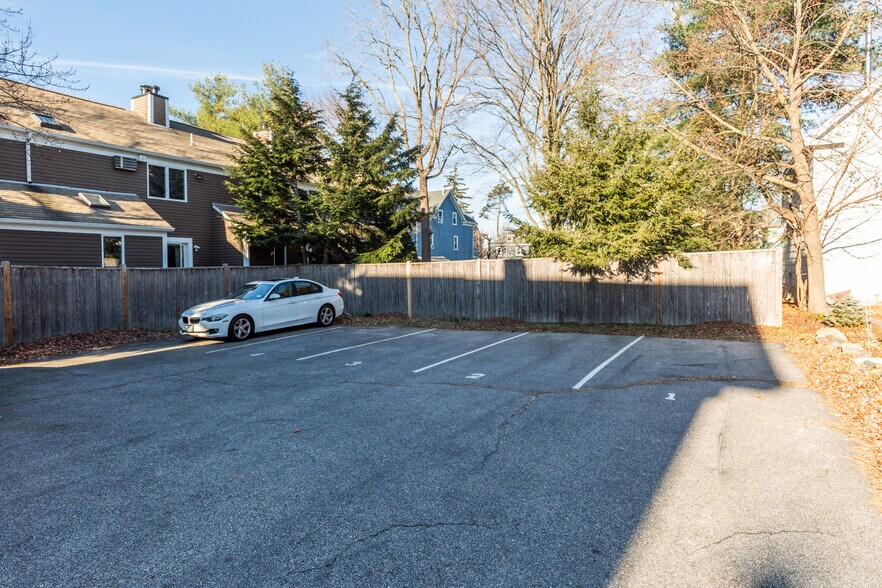Building Photo - 156 Cypress St
