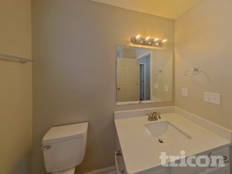 Building Photo - 1533 Moss Creek Dr