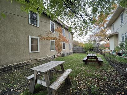 Building Photo - "Charming 2-Bedroom Minneapolis Retreat - Spacious 960 Sq. Ft. Home!"
