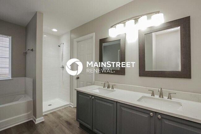 Building Photo - 4 Bedroom Pet-Friendly Home in MONROE, NC with Main Street Renewal