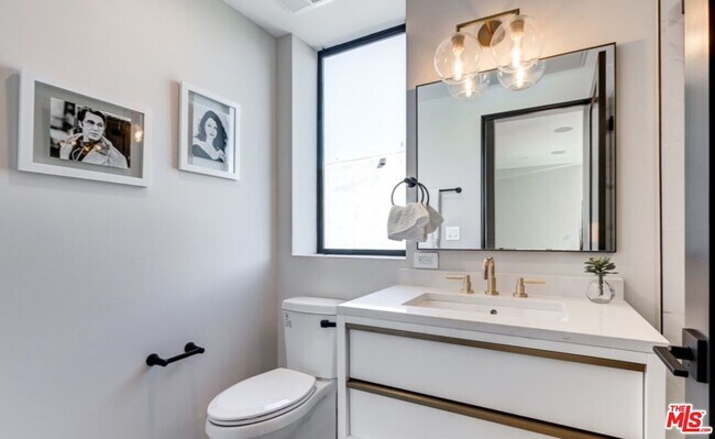 Building Photo - 4429 Tujunga Ave