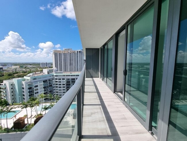 Building Photo - 3131 NE 7th Ave