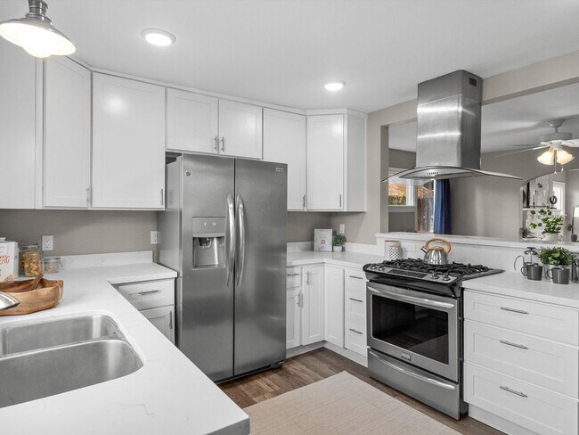 Building Photo - Charming Tacoma 2BR with Private Patio & RV Parking